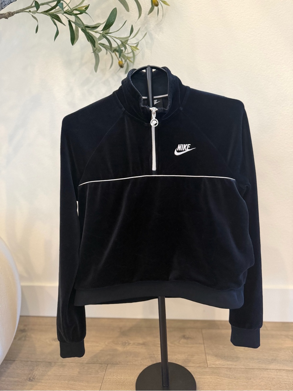 Nike Women's Black Velour Zip Pullover Jacket Size M